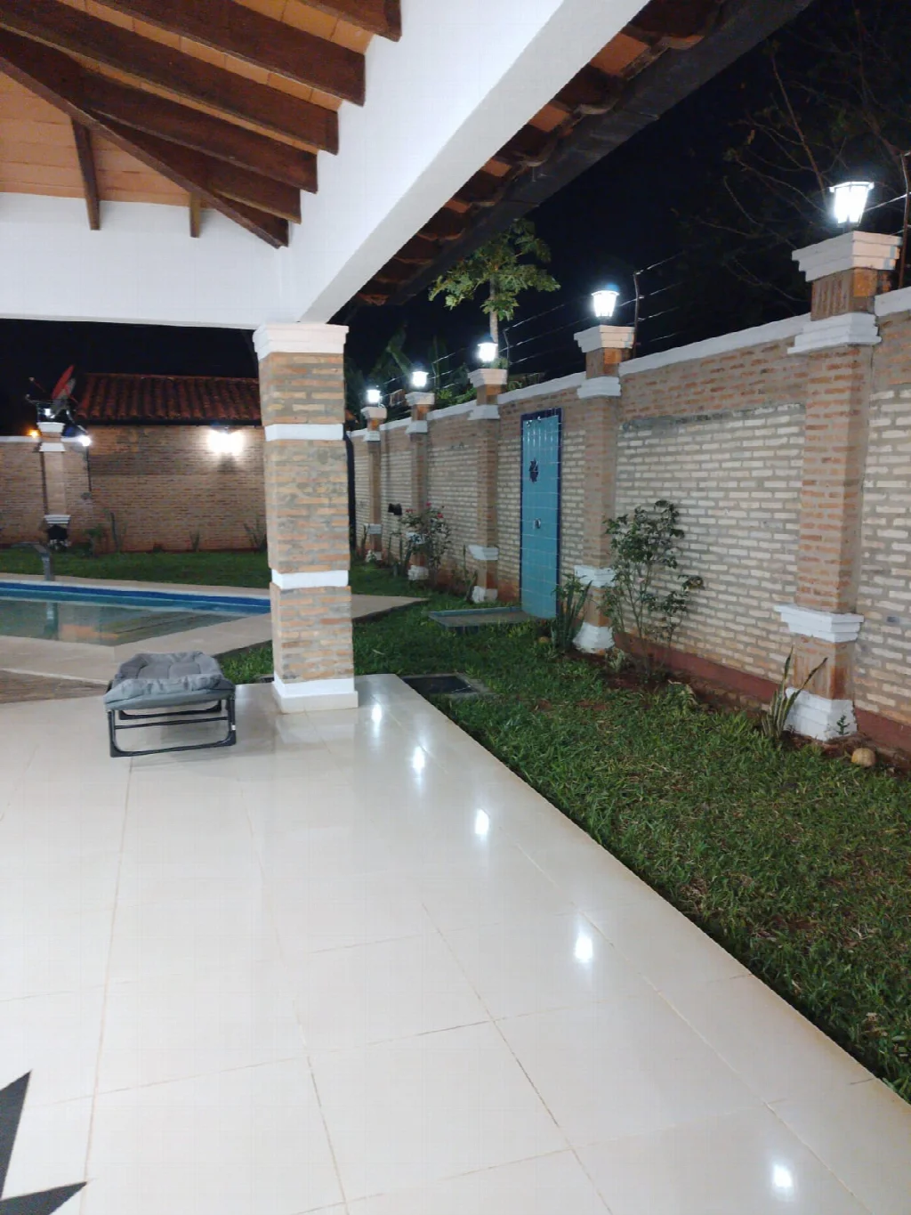 ESPECTACULAR MANSION NUEVA DE 550 M2 CONSTRUIDOS